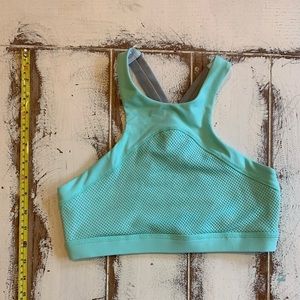 High-Neck Mint Sports Bra - Comfortable Support